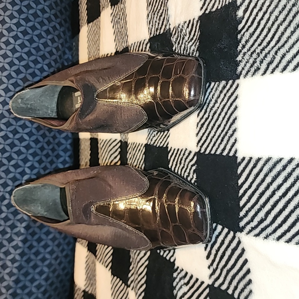 Woman's J Renee